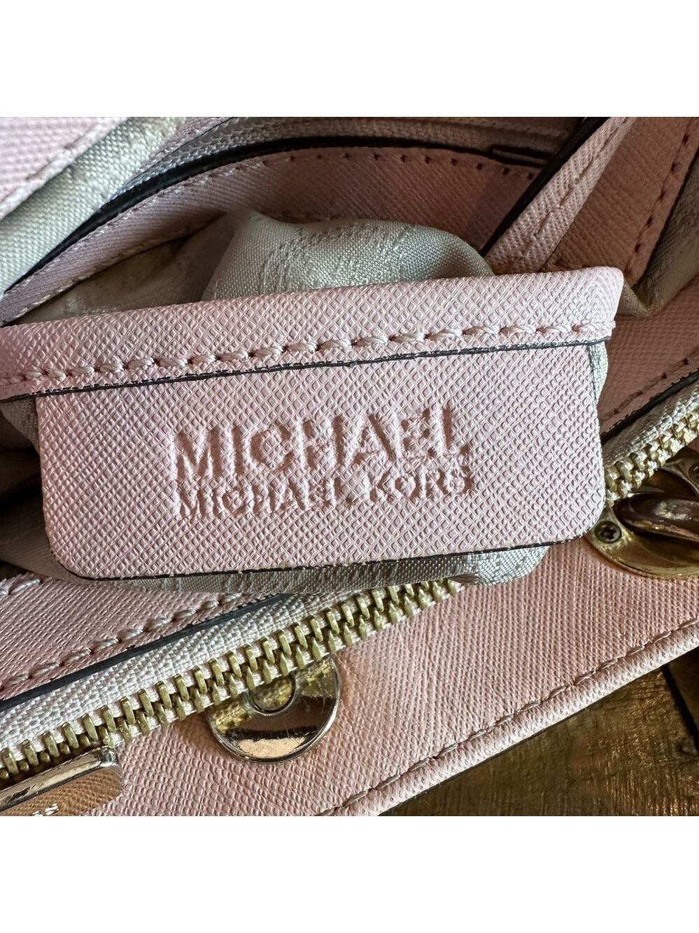 Michael Kors Cynthia Ballet Pink Leather Crossbody Bag - Picture 8 of 8